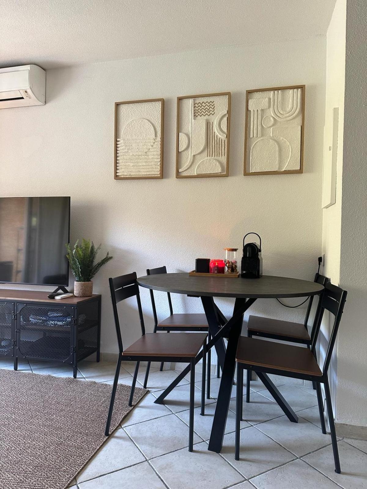 Appartement Residence Santa Barbara Avec Piscine Et A 750M De La Plage Cavalaire-sur-Mer Eksteriør billede