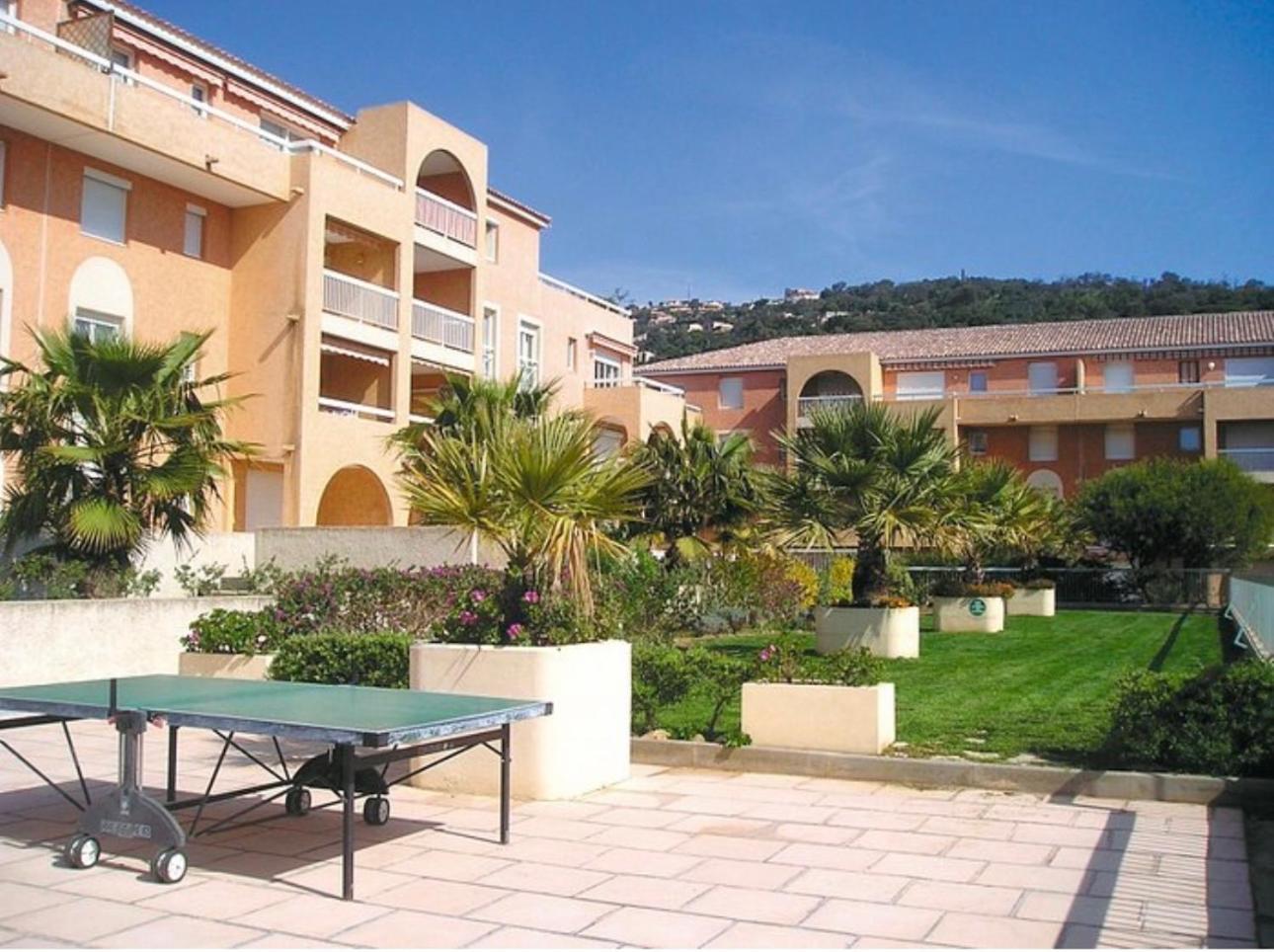 Appartement Residence Santa Barbara Avec Piscine Et A 750M De La Plage Cavalaire-sur-Mer Eksteriør billede